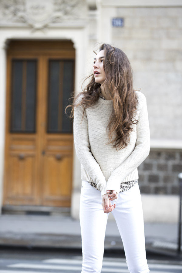 La influencer Estelle Chemouny photographiée à Paris pour le catalogue de mode de Majestic Filatures par Antonio Barros, photographe professionnel