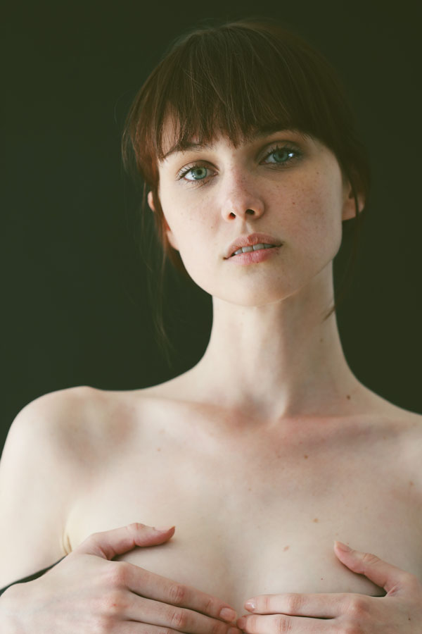 Book mannequin: Séance photo lingerie boudoir avec Andy Andenok par le photographe Antonio Barros