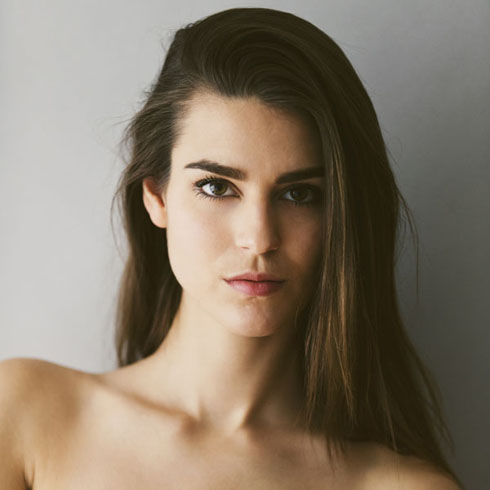 Photographe de beauté: Séance photo lingerie glamour avec Celine Fischer par le photographe Antonio Barros, Paris