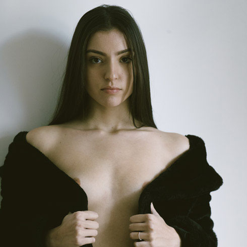 Photographe photo Boudoir: Séance photo lingerie boudoir avec Mathilde Lsry par le photographe Antonio de Moraes Barros Filho