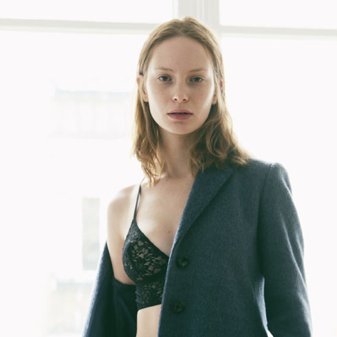 Realisation de book: Séance photo boudoir avec Mia par le photographe Antonio Barros, Paris