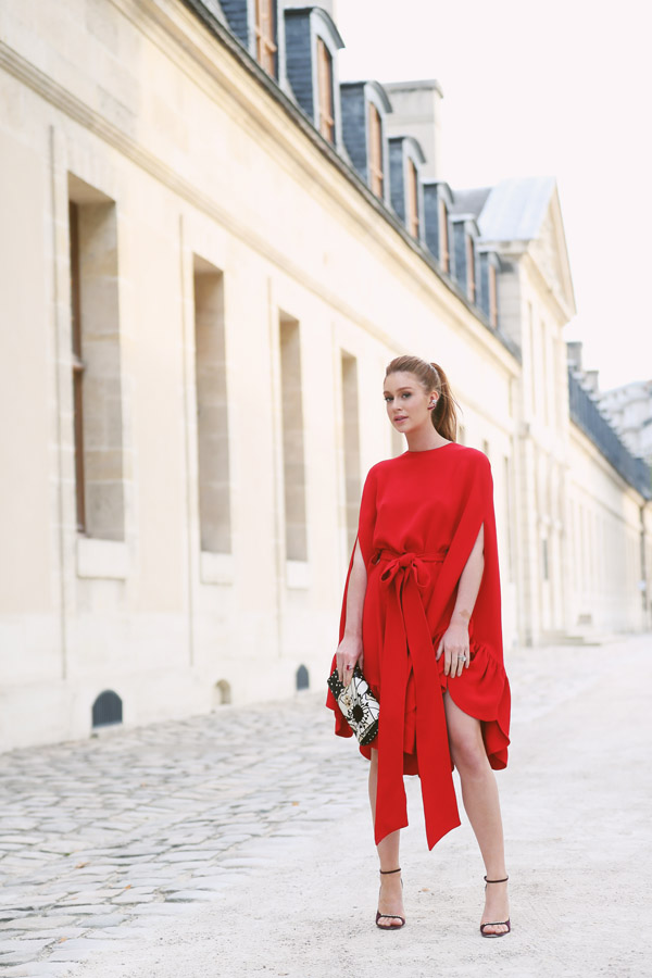 Fashion editorial picture of Marina Ruy Barbosa for Vogue Brazil by Antonio Barros